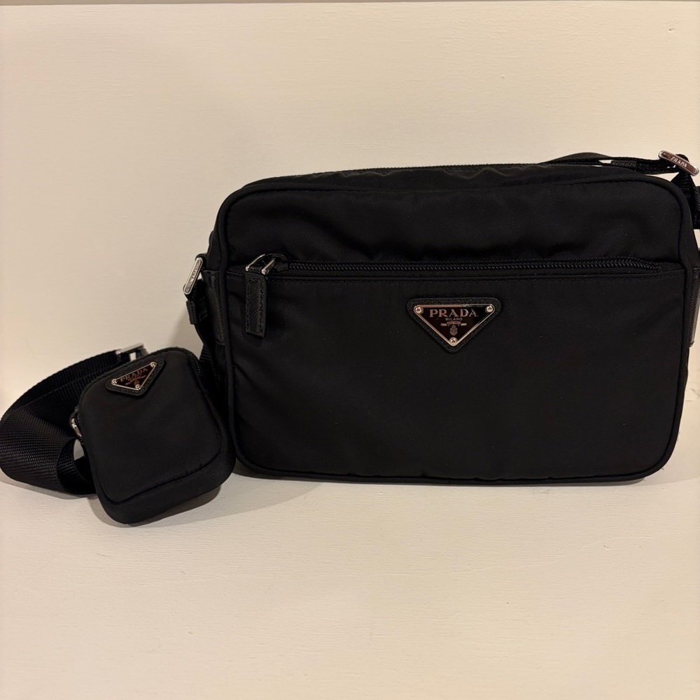 Prada Re-Nylon shoulder bag in Black - Picture 3 of 14